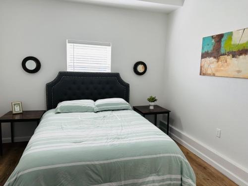Cozy HOME Entire Place 4BR 2BA Contemporary Chic in Dallas, USA