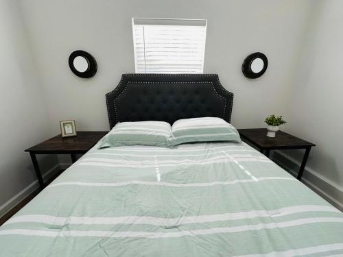 Cozy HOME Entire Place 4BR 2BA Contemporary Chic in Dallas, USA