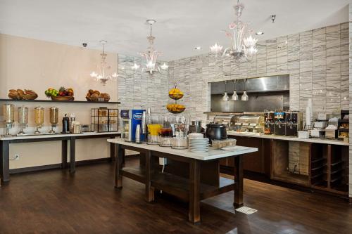 Best Western- Big Bear Chateau - image 13