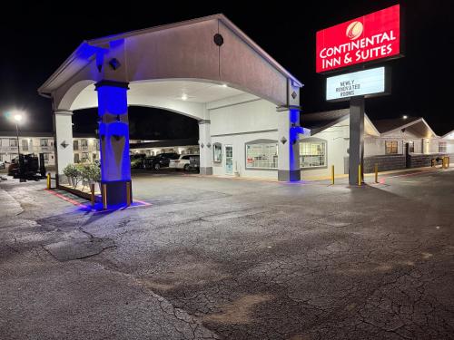 Continental Inn and Suites in Nacogdoches, USA