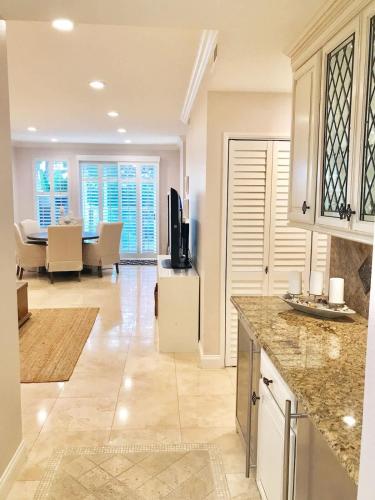 Luxury Resort Condo near Laguna Beach in Laguna Niguel, USA