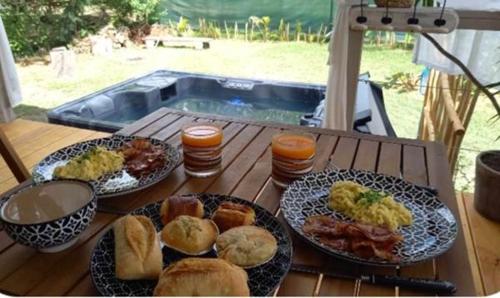 גינה, Love Room Les sens'même (Love Room Les sens'meme) in Paita