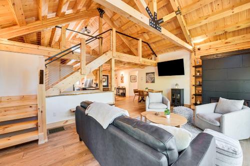 Loon Lake View Newly Built Log Cabin with Fire Pit! in Chestertown, USA