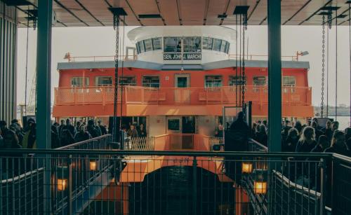 Utsikt, New York City Apartment Near Free Ferry Boat! in Staten Island