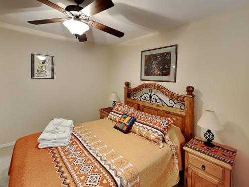 DB Mountain 2 Bedrooms Firepit WiFi Jetted Tub Fenced Yard Sleeps 6 - image 11