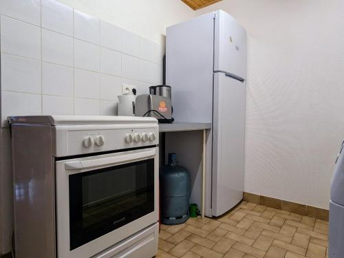 Gîte Freycenet-la-Tour, 4 pièces, 8 personnes - FR-1-582-236 (Gite familial en Haute-Loire avec terrain clos, a proximite de l'Ardeche et des stations de ski - FR) in 芒德