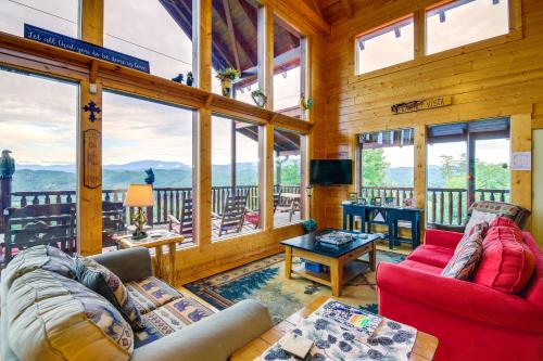Heavenly Vista at Crown Point: Near Pigeon Forge!, Sevierville