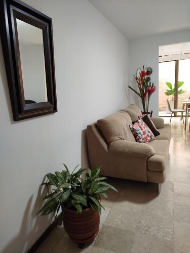 Cali Casa San Joaquin 4-Star Guesthouse suite