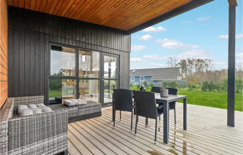  Beautiful Home In Hadsund With Wifi in Hadsund