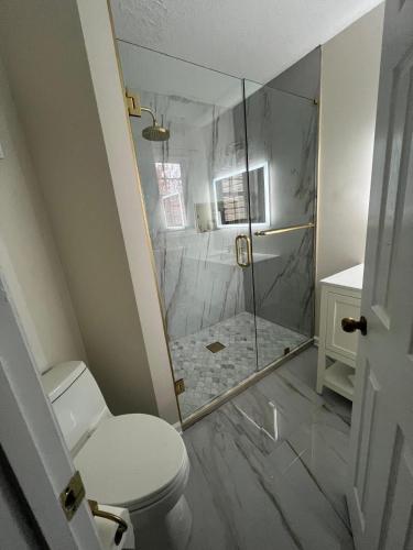 Luxe Central Suburban Retreat Luxe Central Suburban Retreat