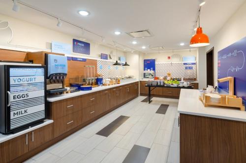 Holiday Inn Express & Suites - Abingdon an IHG Hotel - image 14