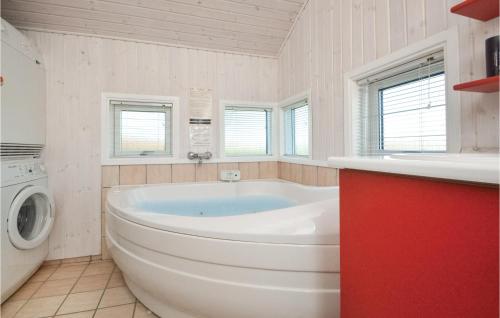 Three-Bedroom Holiday Home In Hejls in Hejls