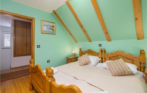 Cozy Home In Lokve With Jacuzzi Cozy Home In Lokve With Jacuzzi