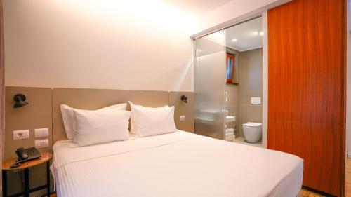 Hotel Theatro- City Center, Tirana (foto 10)
