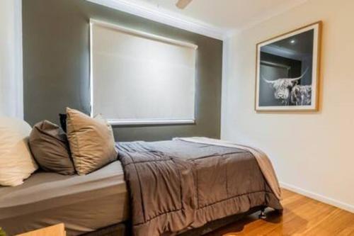 Palm Breeze Hideaway 3 BR - 1 Min to Shops