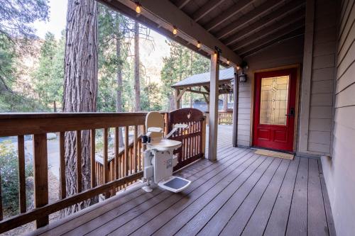 Winter Falls Cabin-Stunning Views in Cherry Valley (CA)