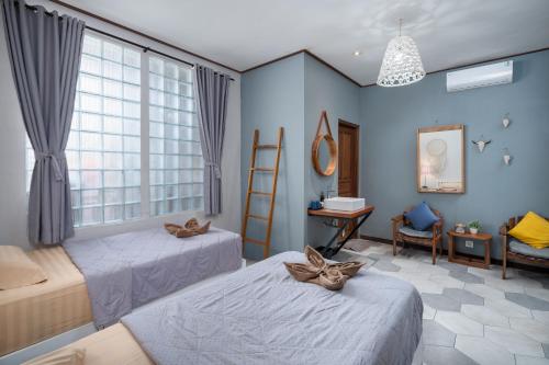 room detail thumbnail 0