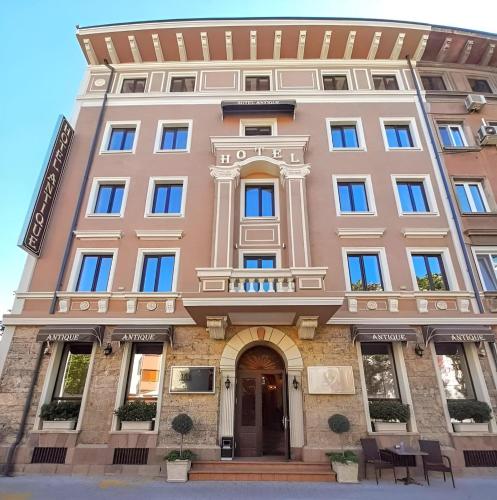 Hotel Antique - free private parking 4