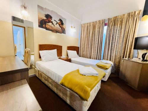 クイーンズ ホテル