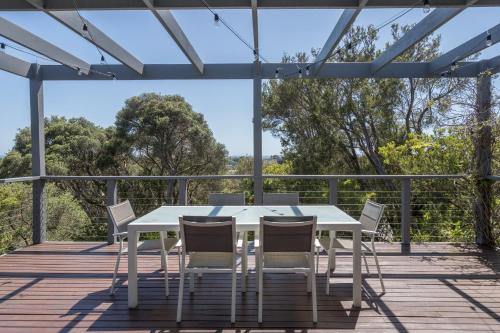 Treetop Tides - Scenic Tootgarook Coastal Getaway