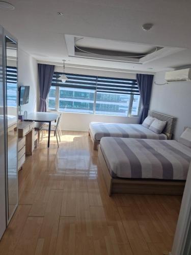 Hongdae Residence 3 - 1min from Hongik Uni station Exit #1, Soul (fotografie 2)