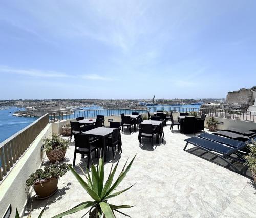 Grand Harbour Hotel - image 4