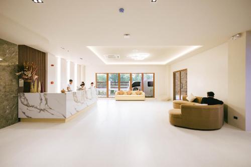 大廳, 邦勞維斯塔蘇伊特斯由SMS飯店管理 (Panglao Vista Suites by SMS Hospitality) in 薄荷島