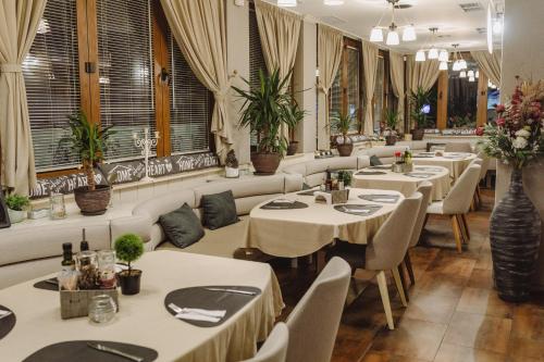 레스토랑, Hotel Cosmos in 루세