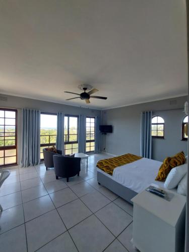 Fairway Guest Lodge in Uvongo