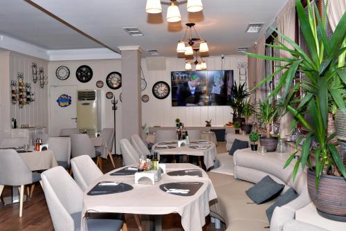 레스토랑, Hotel Cosmos in 루세