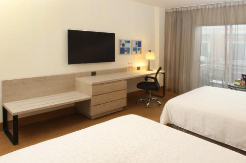 614464986 Holiday Inn Express Monterrey Galerias-San Jeronimo by IHG
