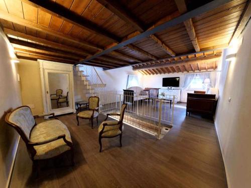Deluxe Family Suite image 5