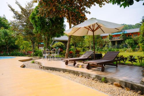 Muong Dy Retreat Ba Vi - 수영장