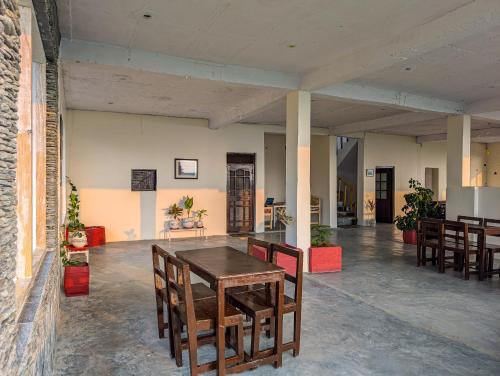 Restorāns, Hobo Hostel in Kharota