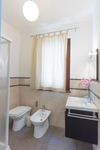 Two-Bedroom Apartment image 6