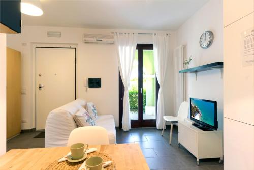 Two-Bedroom Apartment image 5