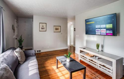 Comfortable Home Close to Everything in Rochester, USA