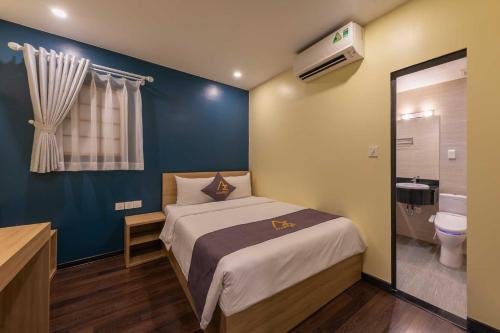 room detail thumbnail 1