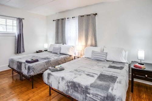 Apartment Near UofR Strong Airport and DWTN Apartment Near UofR Strong Airport and DWTN