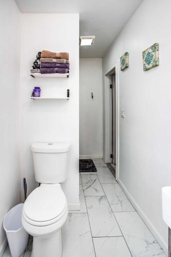 Apartment Near UofR Strong Airport and DWTN Apartment Near UofR Strong Airport and DWTN