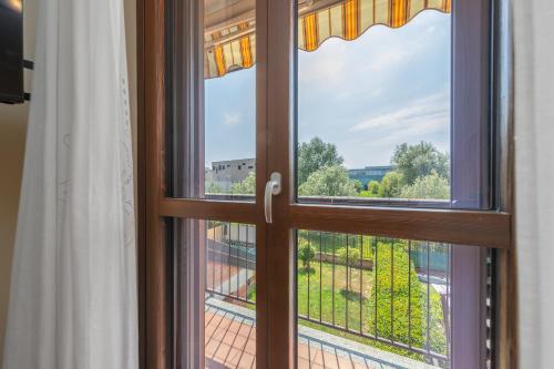 Erkély/terasz, Manzoni 3 - Stanze Più Vicine all'Humanitas (Manzoni 3 - Stanze Piu Vicine all'Humanitas) in Pieve Emanuele