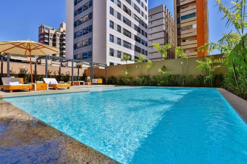 Úszómedence, Radisson RED Campinas in Campinas
