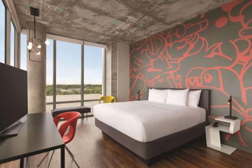 Radisson RED Miami Airport in Miami, USA