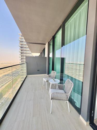 Sleek 1br In Jvc Free Parking Pool & Balcony, Дубай (фото 2)