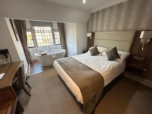 The Hind Hotel, Northamptonshire