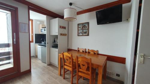 Kitchen, Creux de l'Ours Mottaret, 3 a 5 couchages in Meribel