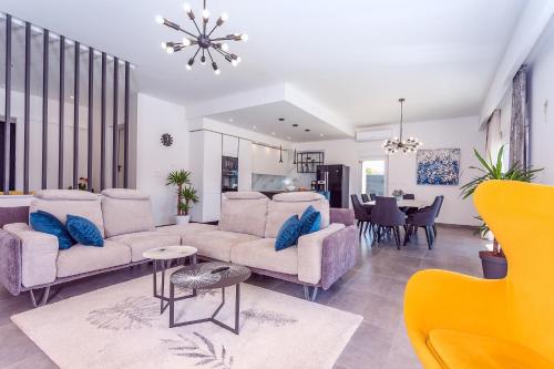 Facilities, Villa Casa Mia I Near Makarska I Heated swimming pool with jacuzzi in Sestanovac