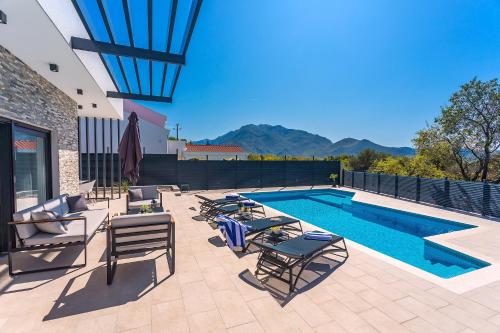 Facilities, Villa Casa Mia I Near Makarska I Heated swimming pool with jacuzzi in Sestanovac