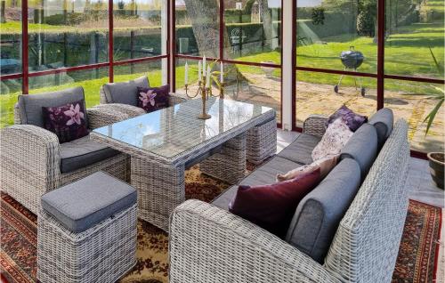 숙소 외관, Cozy Home In Svedala With Wifi near 말뫼 공항