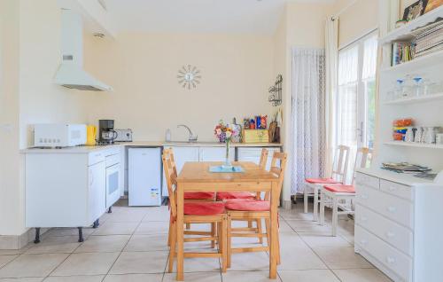 virtuve, Amazing Home In Gueschart With House Sea View in Gueschart